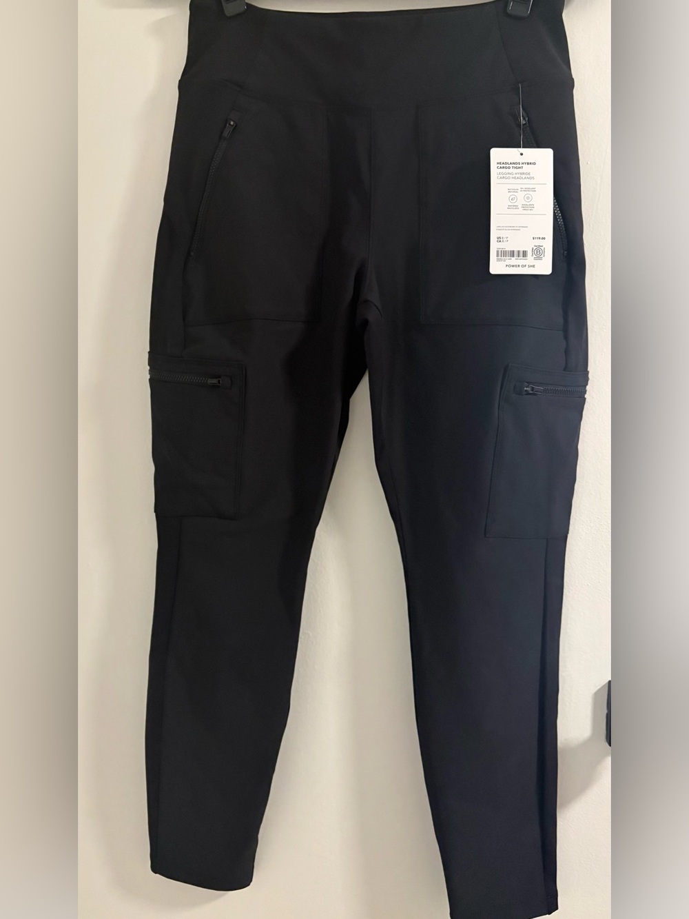 Athleta Headlands Hybrid High Rise Cargo
Legging - Petite 8 NWT